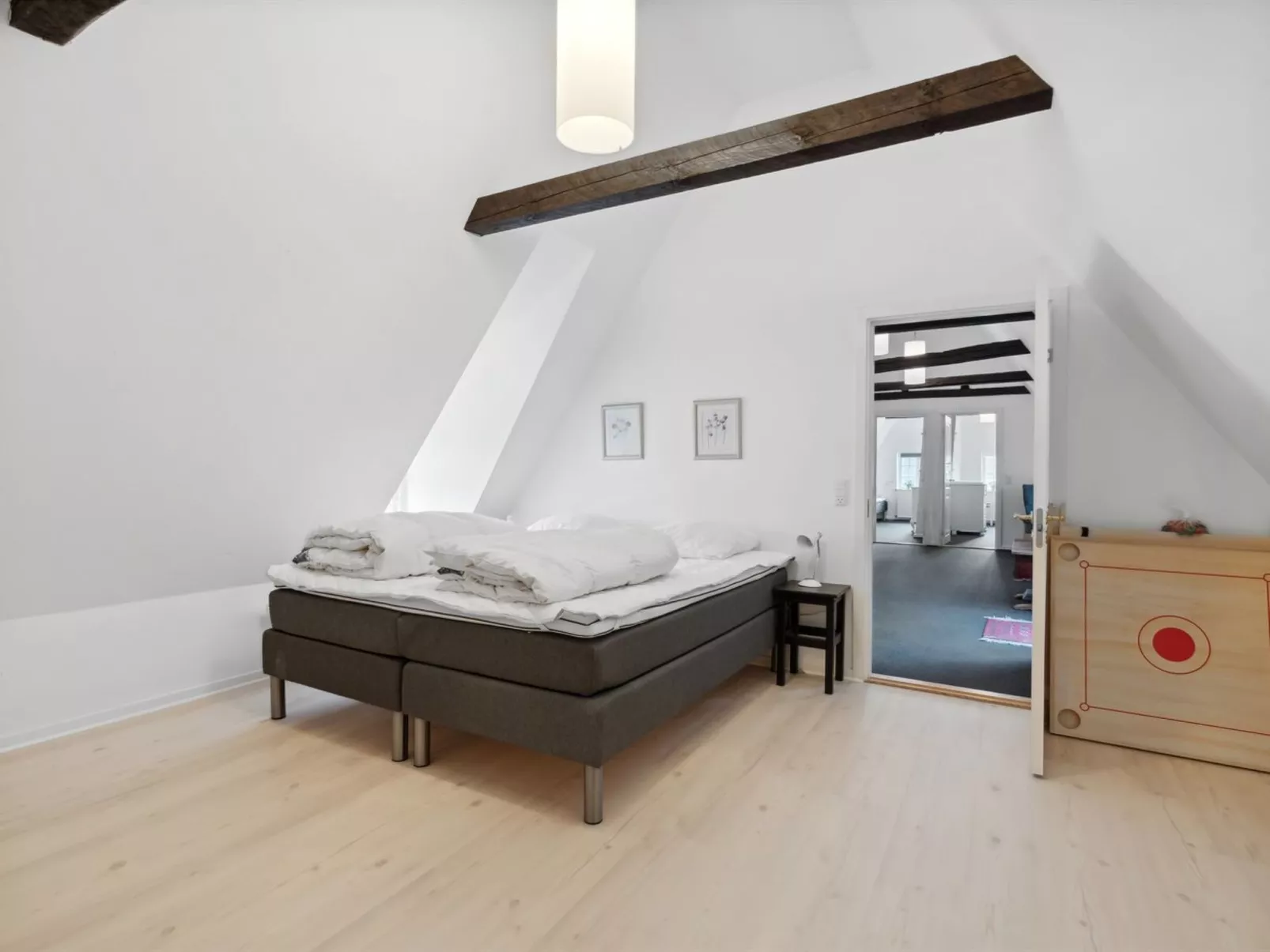 "Ienngelild" - 1km to the fjord-Drinnen