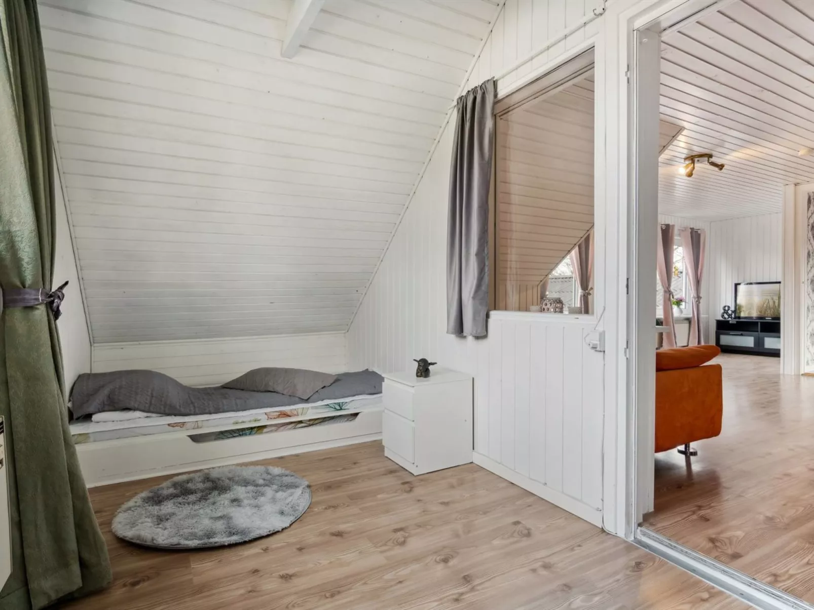 "Elara" - 300m from the sea-Inside