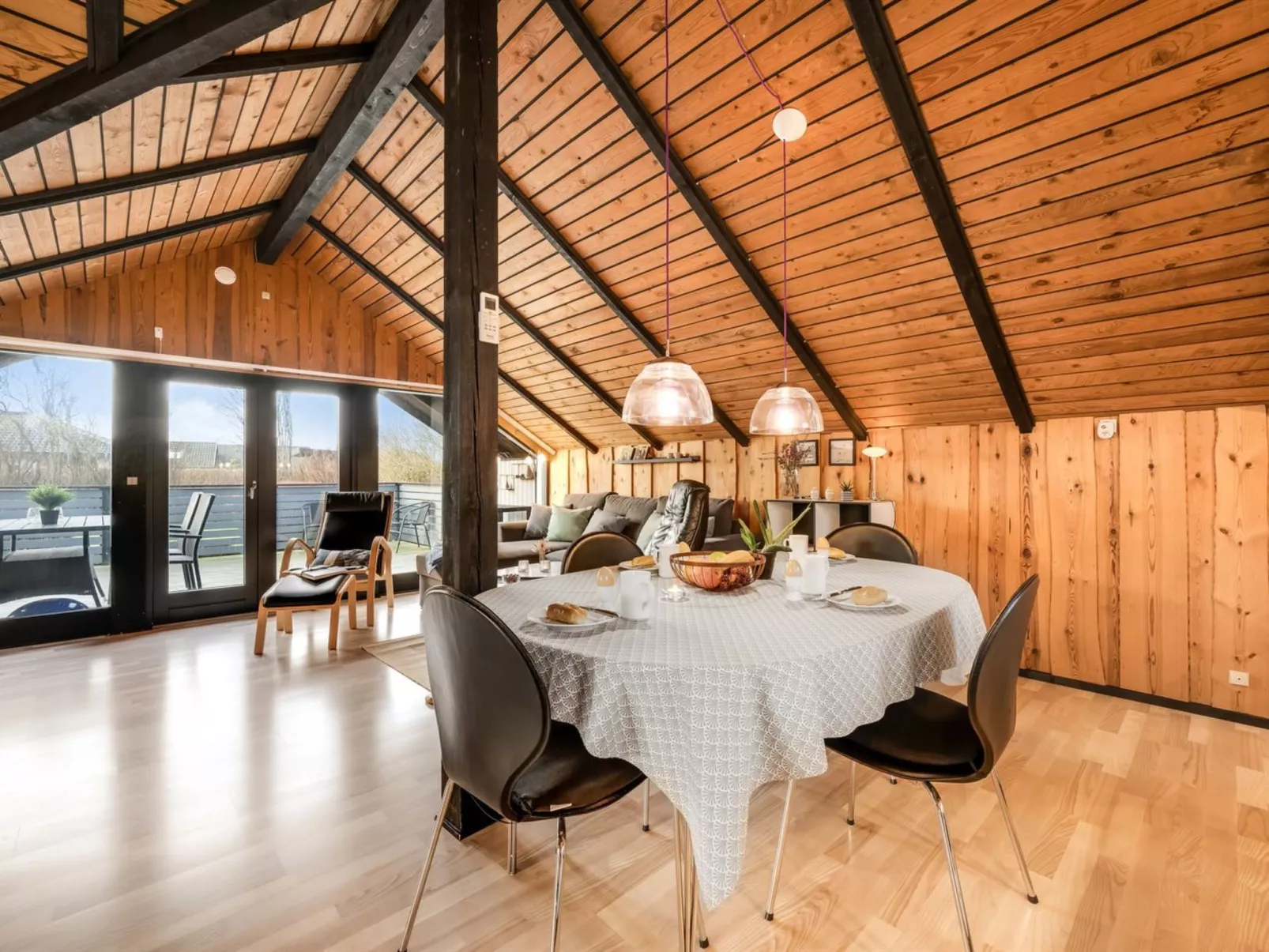 "Tjana" - 6km from the sea-Dedans