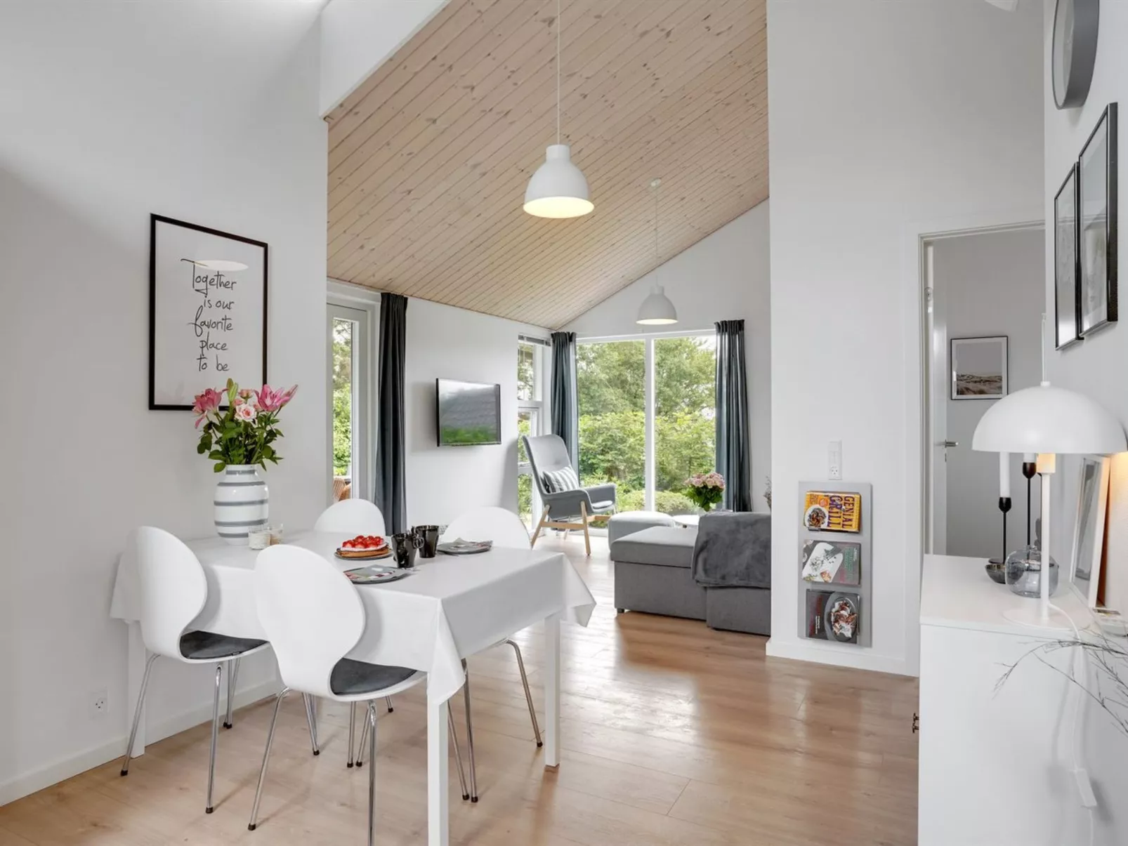 "Jörgen" - 100m from the sea-Dedans