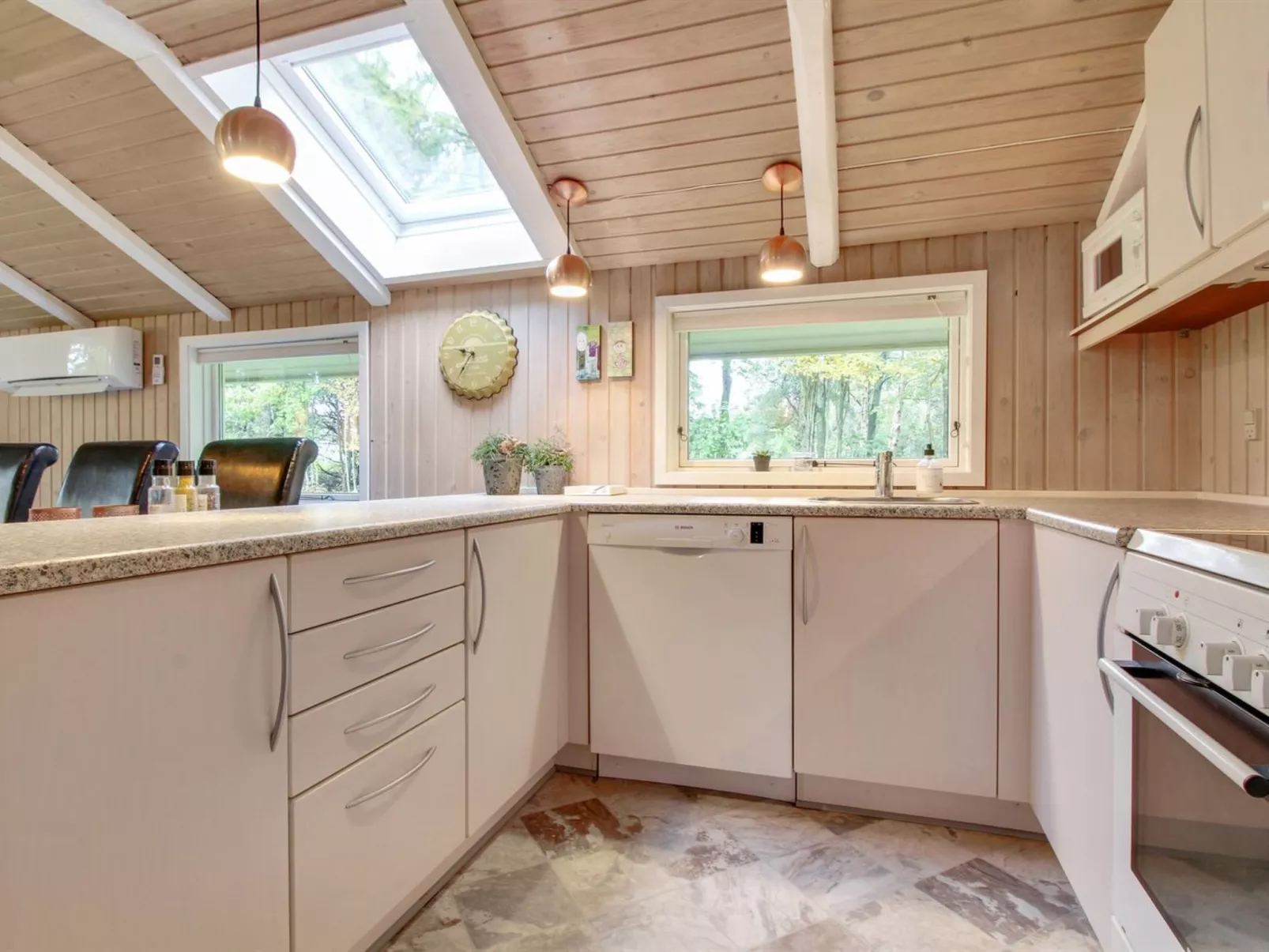 "Annaline" - 10km from the sea-Drinnen