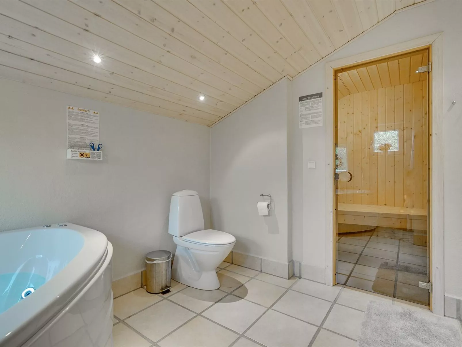 "Aviaja" - 12km from the sea-Dedans