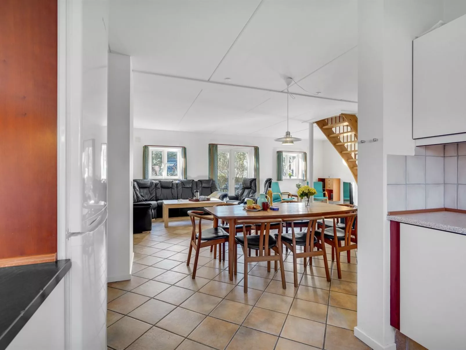 "Oneida" - 800m from the sea-Inside