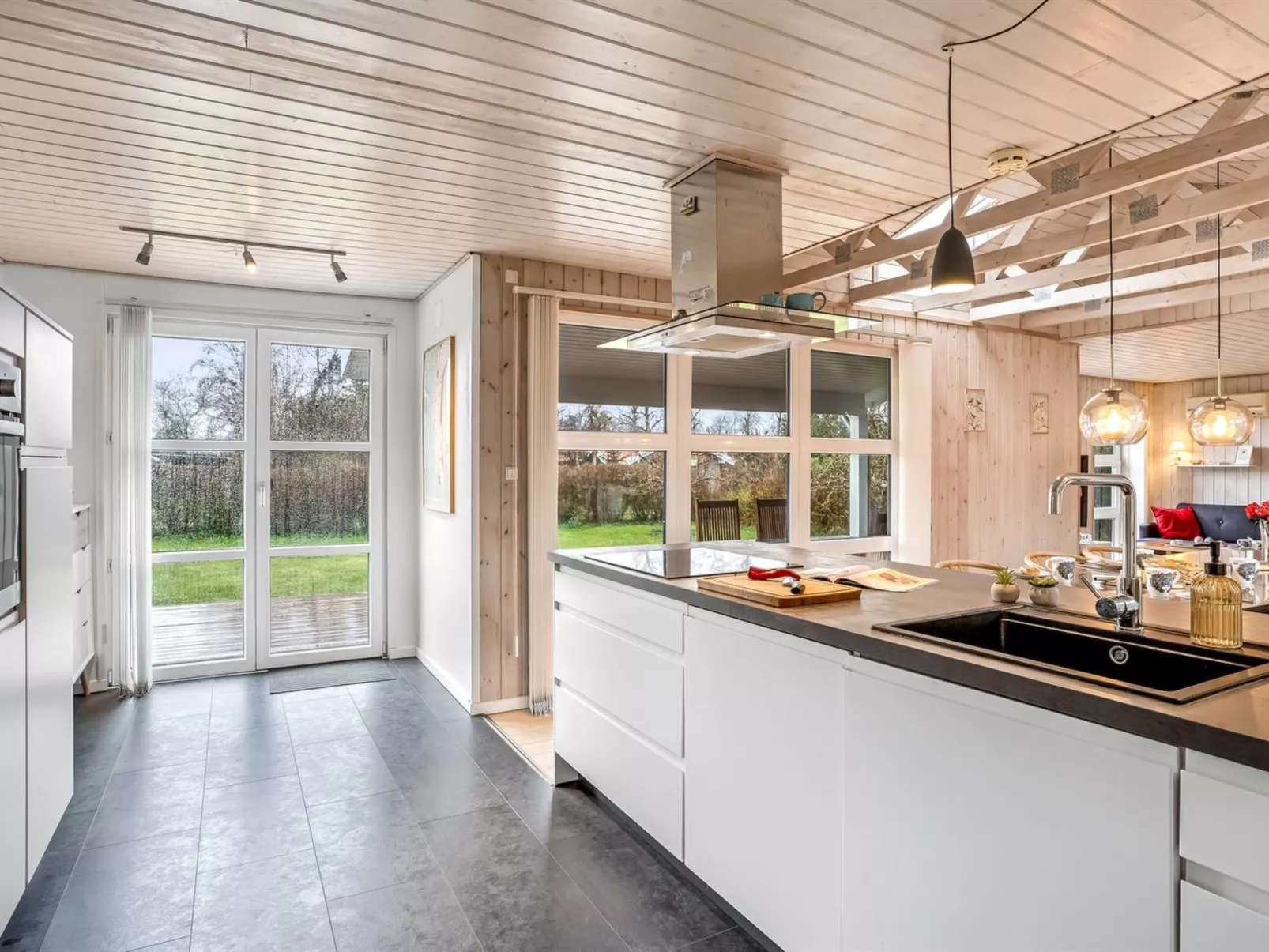 "Mira" - 500m from the sea-Drinnen