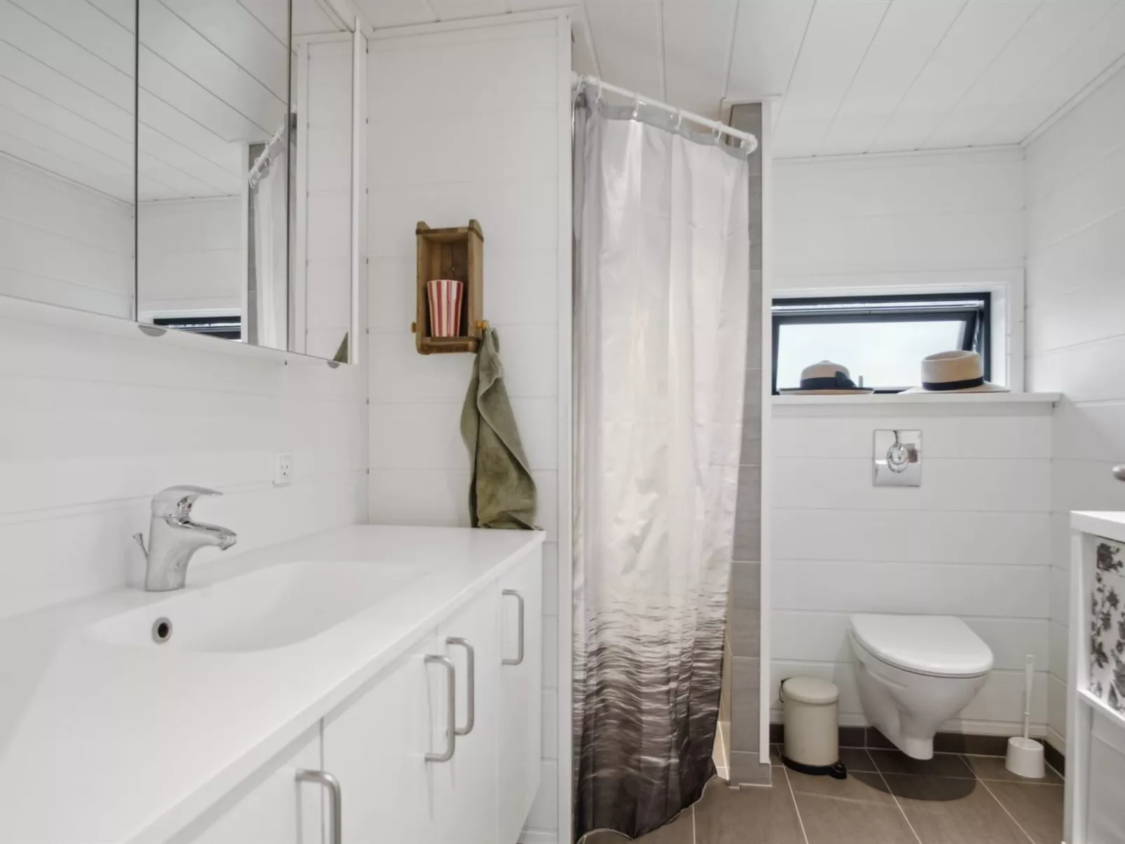 "Huldrik" - 100m from the sea-Inside