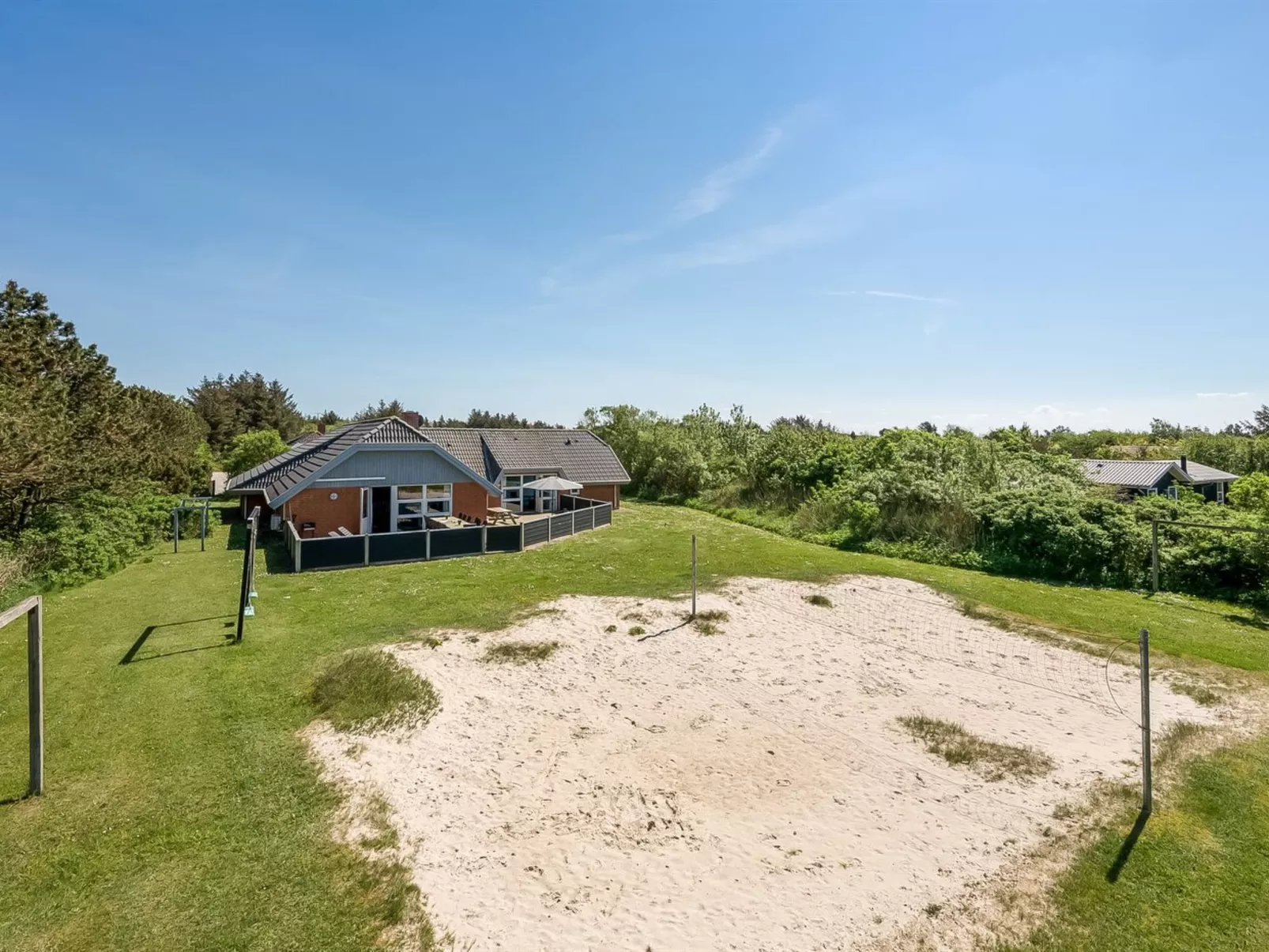 "Aage" - 1.7km from the sea-Draußen