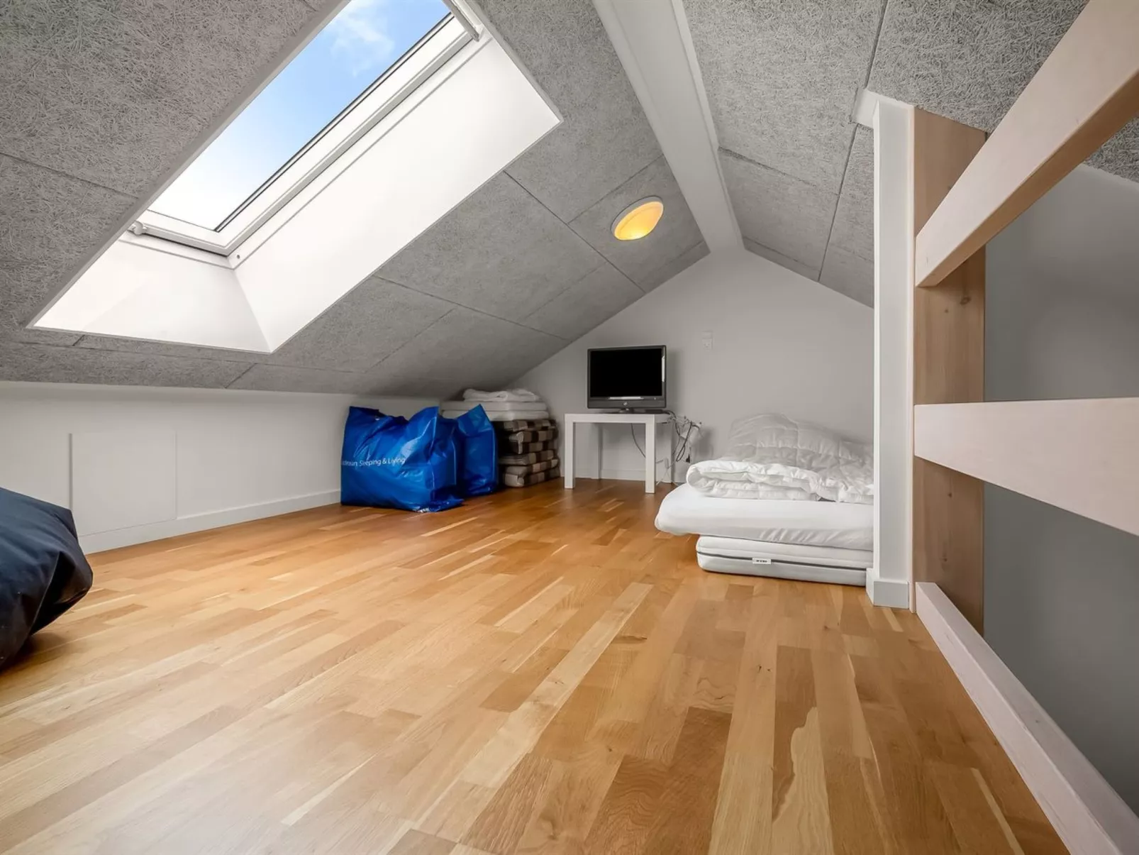 "Bernice" - 900m from the sea-Inside