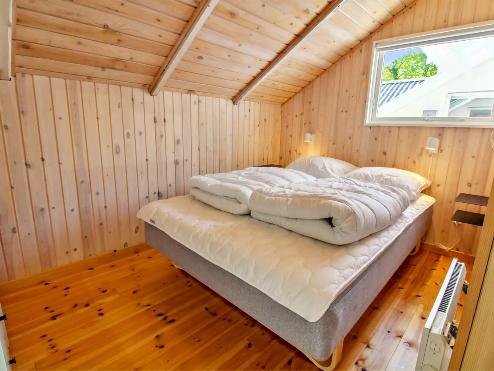 "Jaakob" - 30km from the sea-Inside