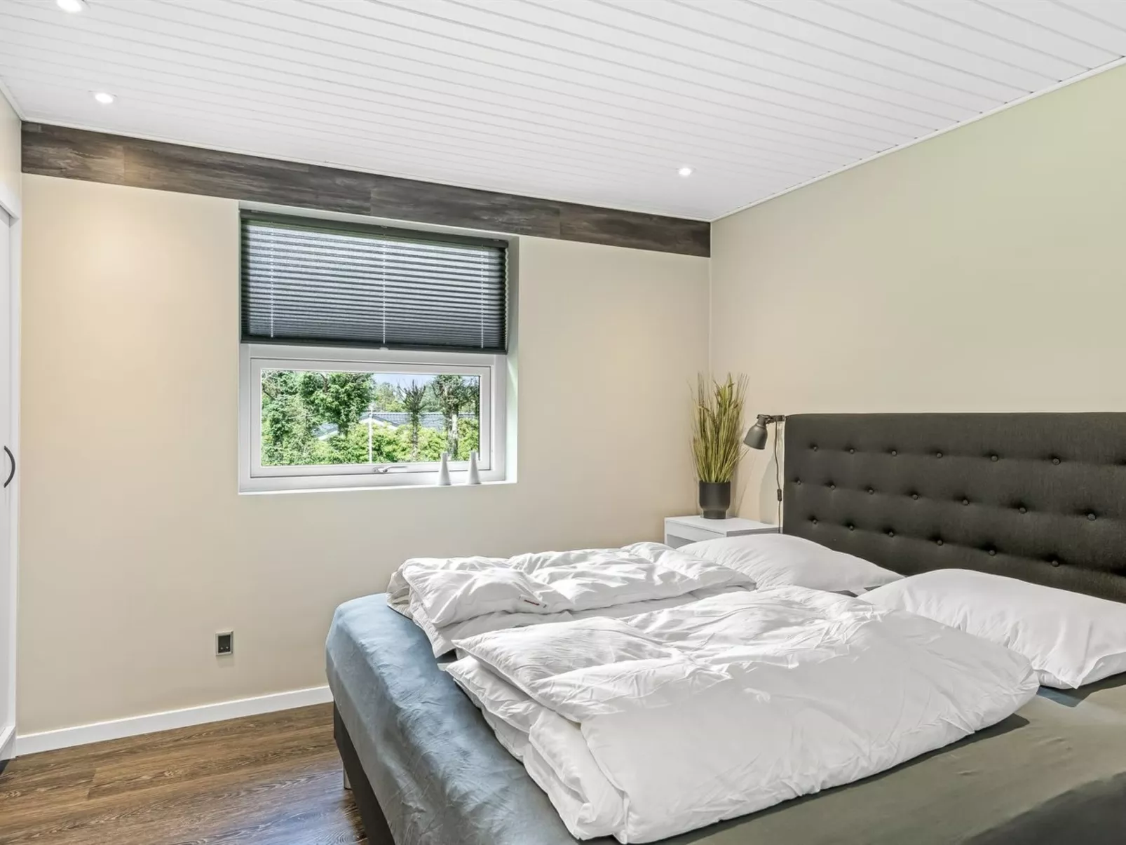 "Skip" - 300m to the fjord-Dedans