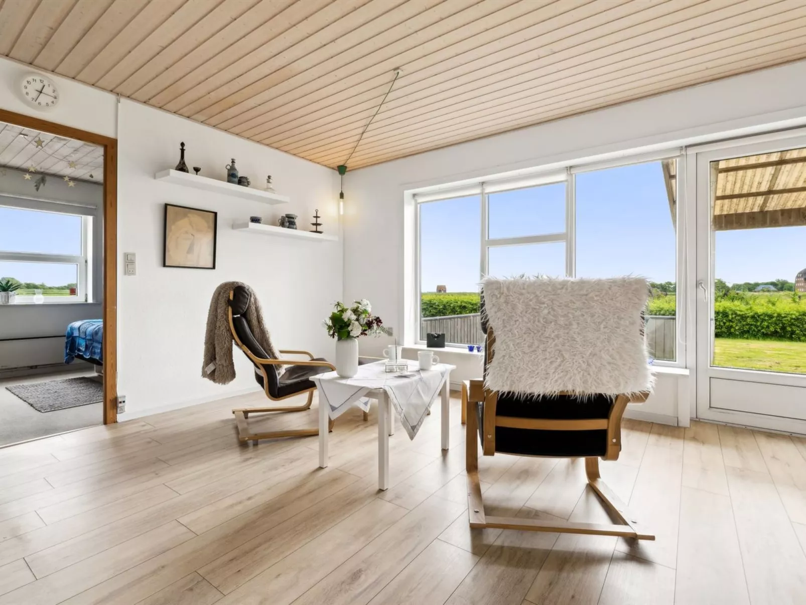 "Janin" - 400m from the sea-Drinnen