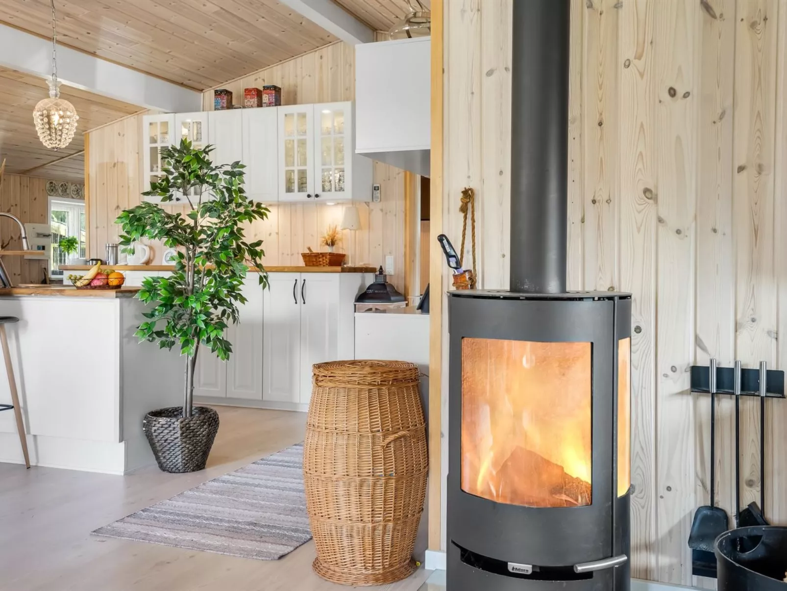 "Livni" -  from the sea-Drinnen