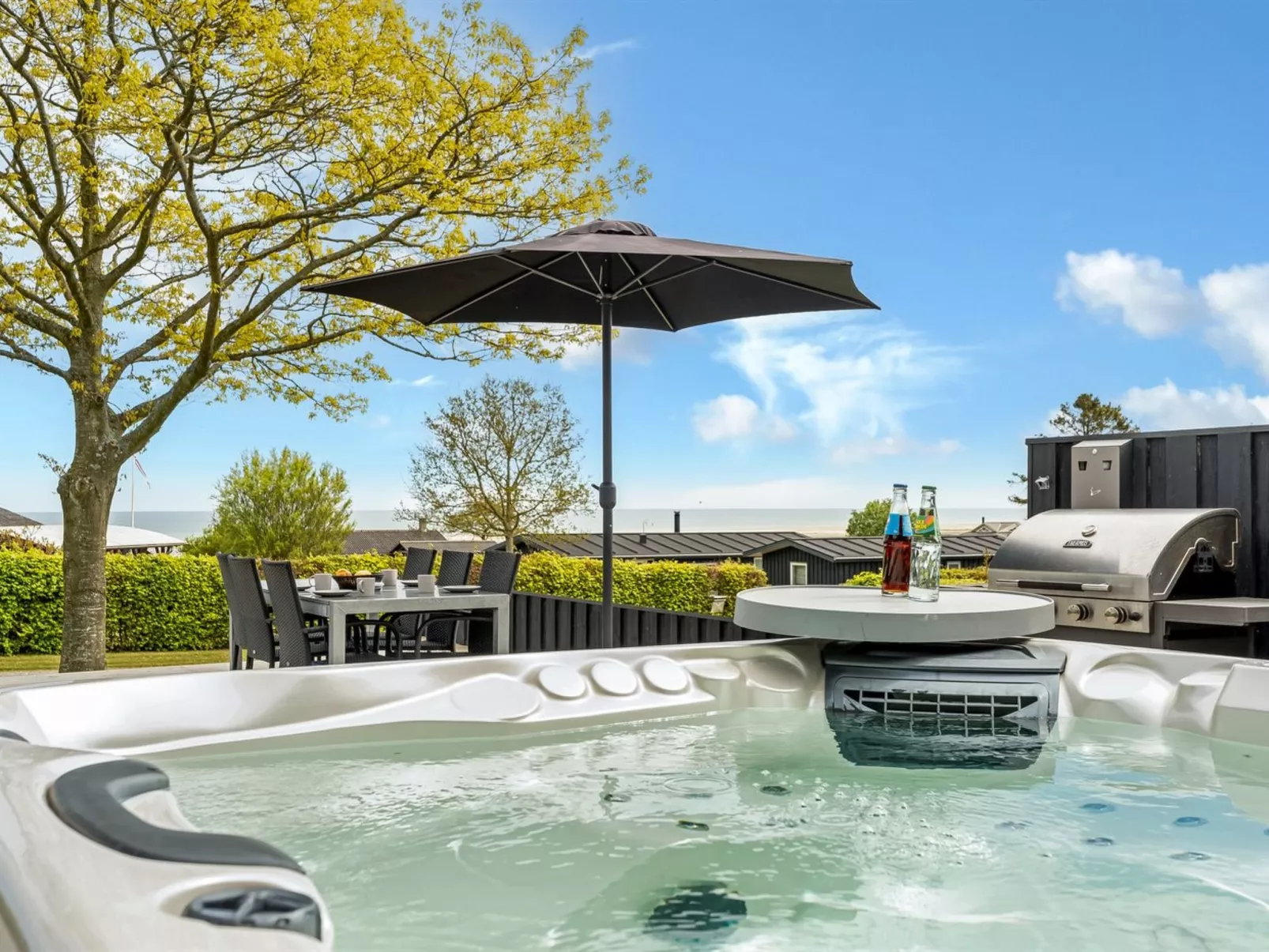 "Tonna" -  from the sea-Inside