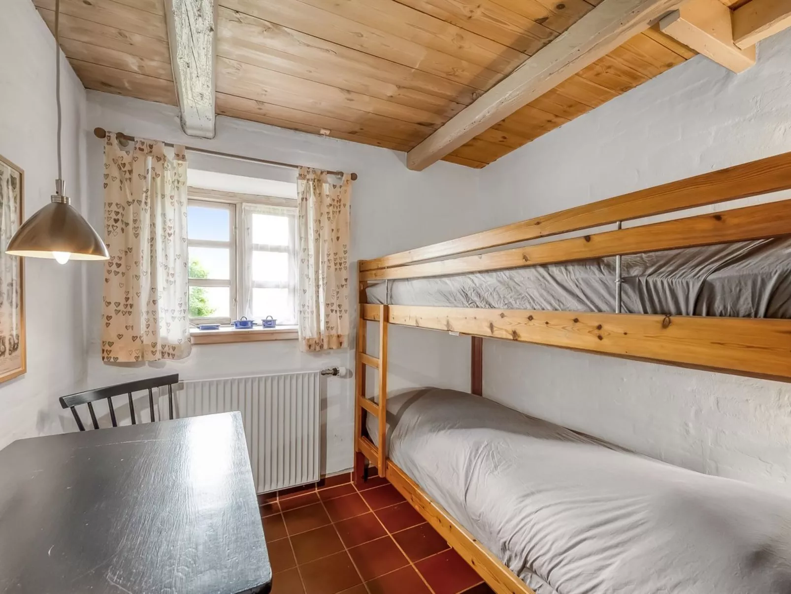 "Claus" - 1.5km to the fjord-Inside