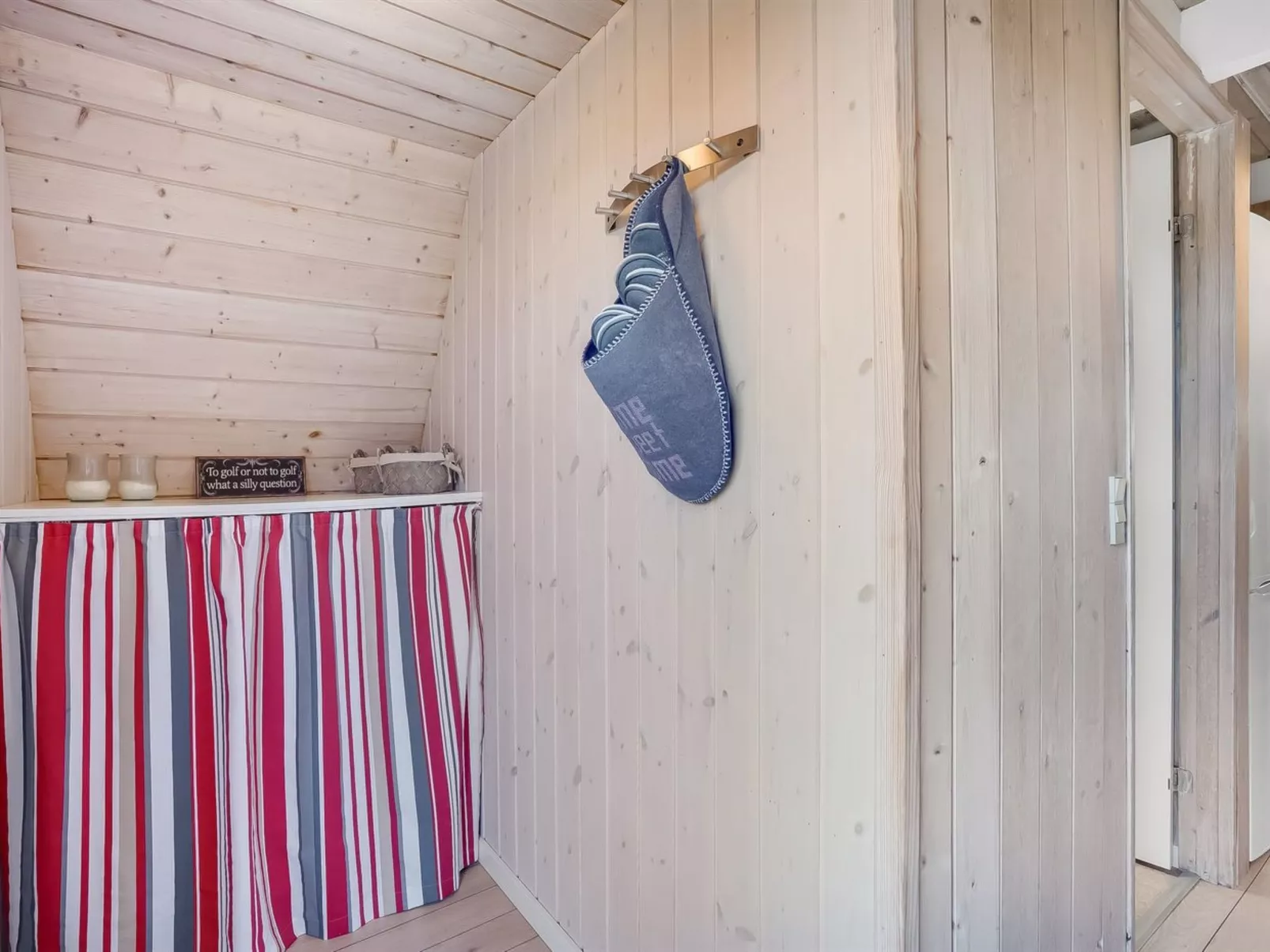 "Erly" - 18km to the fjord-Inside