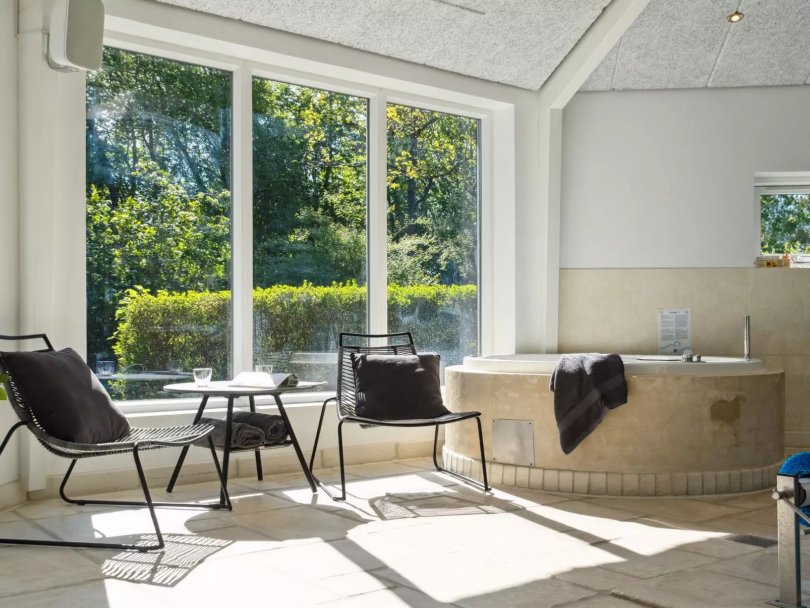 "Magh" - 400m from the sea-Inside