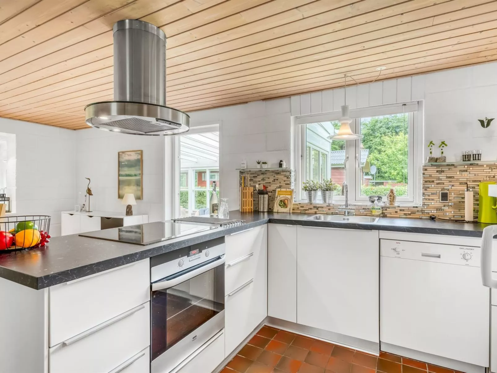 "Lyra" - 500m to the fjord-Dedans