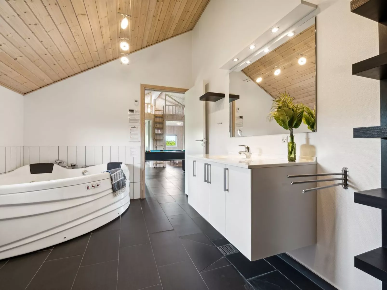 "Edzard" - 800m from the sea-Dedans