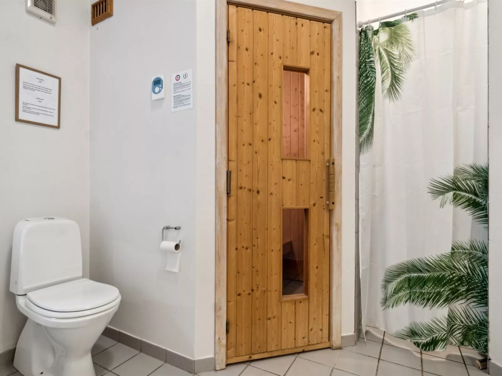 "Emmie" - 1.2km from the sea-Inside