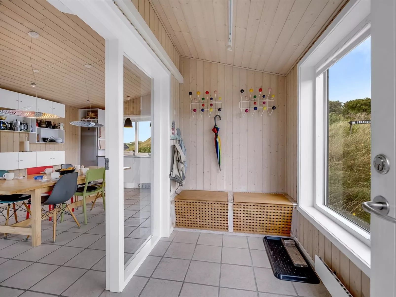 "Paaske" -  from the sea-Dedans