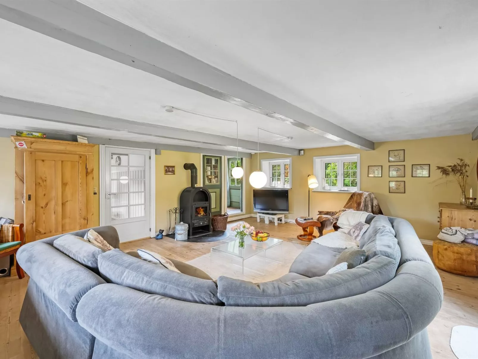 "Wiss" - 4.1km from the sea-Inside