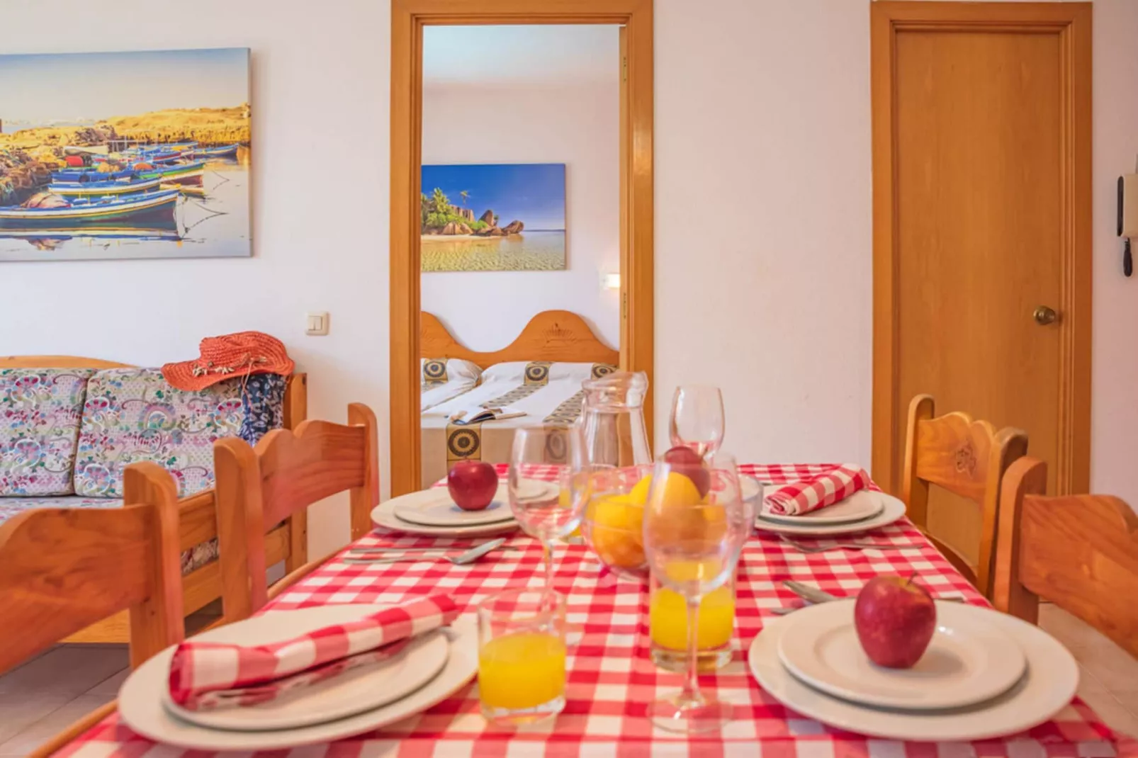 APARTAMENTOS COMTE D'EMPURIES B24-Esszimmer