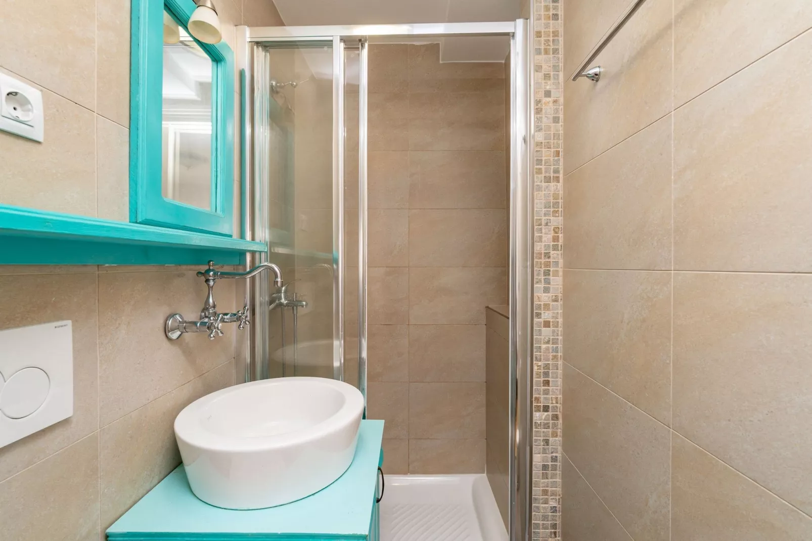 Guest House Lumin - Twin Room with City View (Third Floor) (BR3)-Bathroom