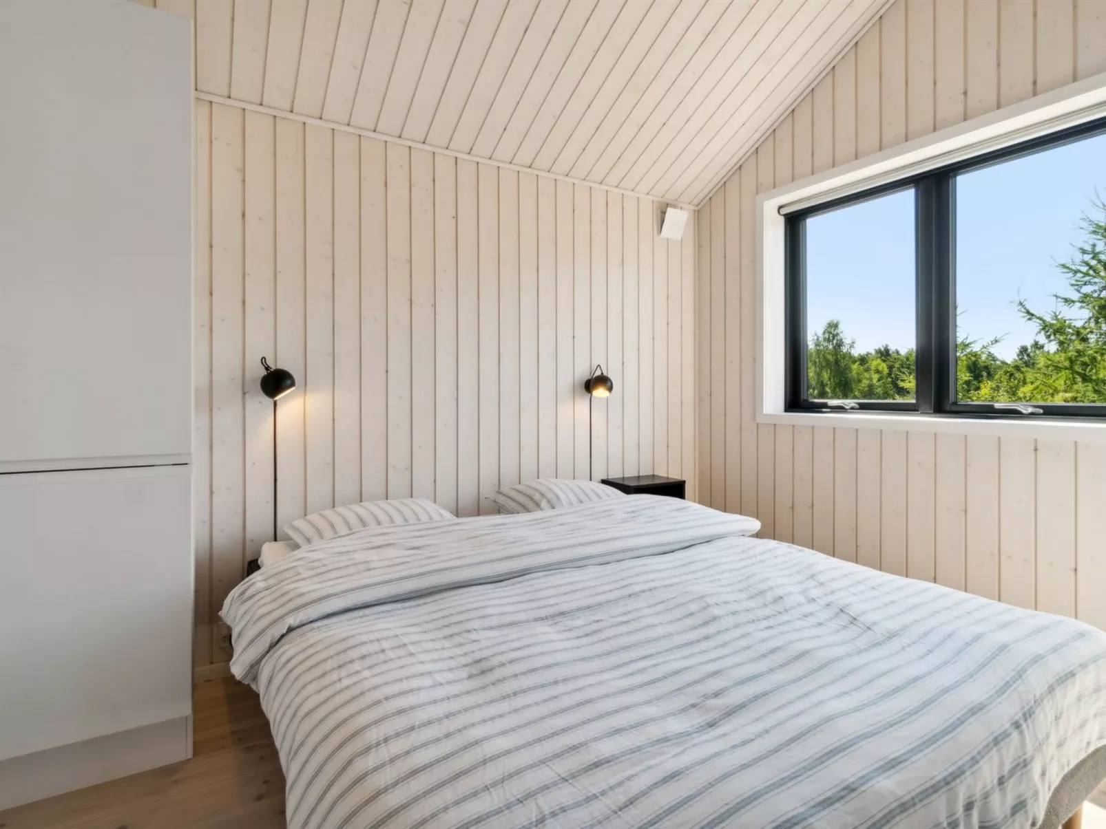 "Kristiarn" - 1.1km from the sea-Inside