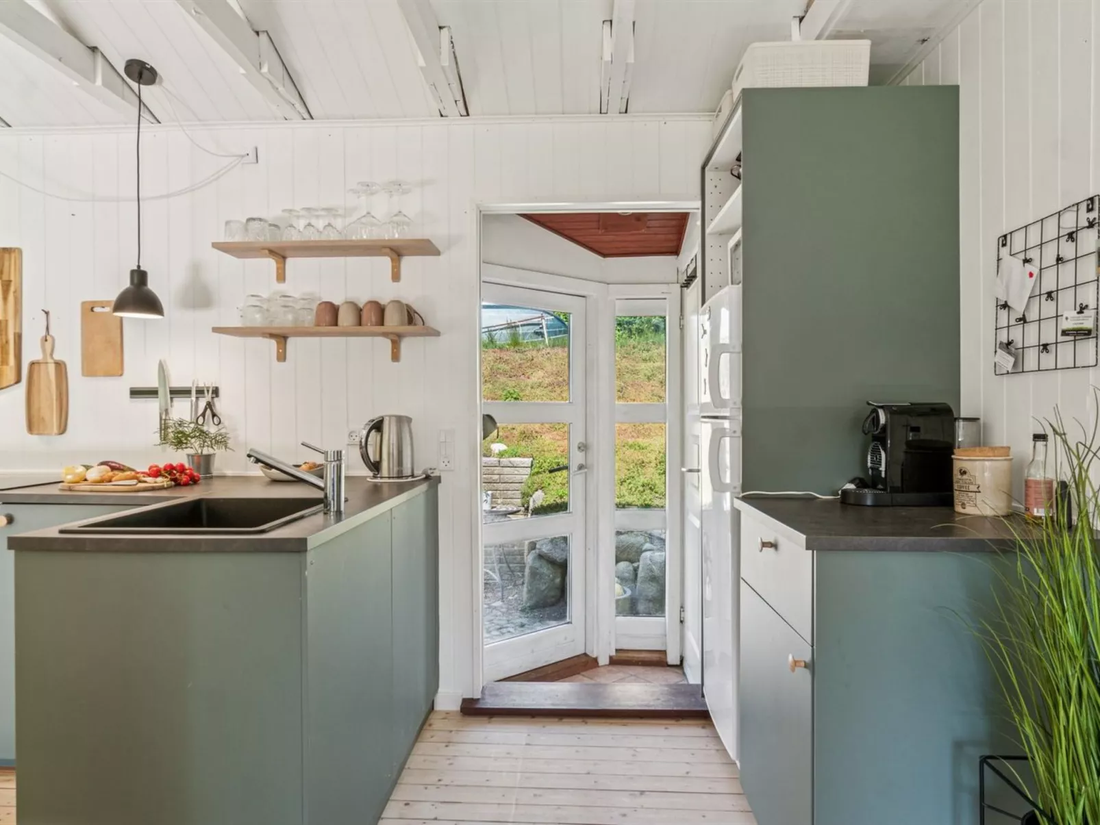 "Jovana" - 150m to the fjord-Inside