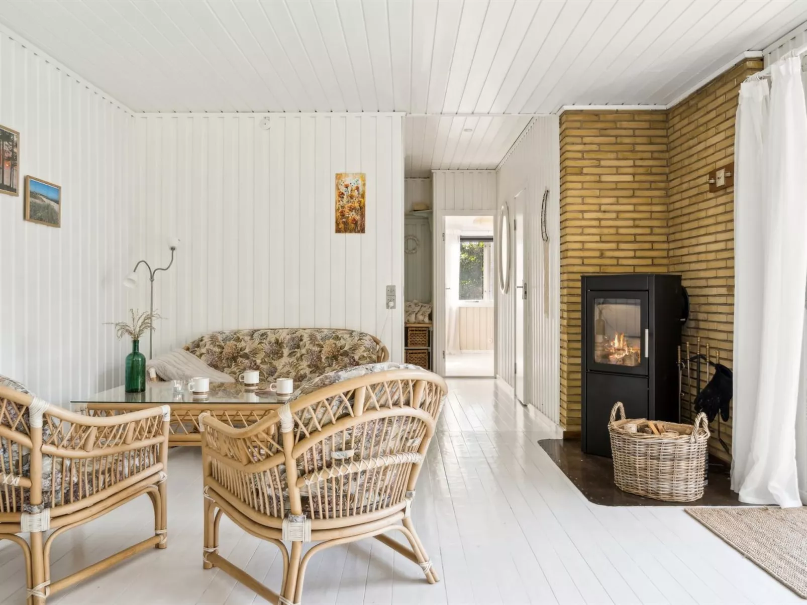 "Awenita" - 250m from the sea-Inside