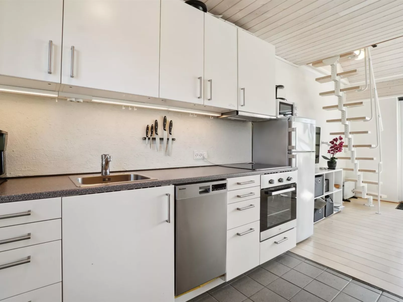 "Sandrine" - 400m from the sea-Dedans