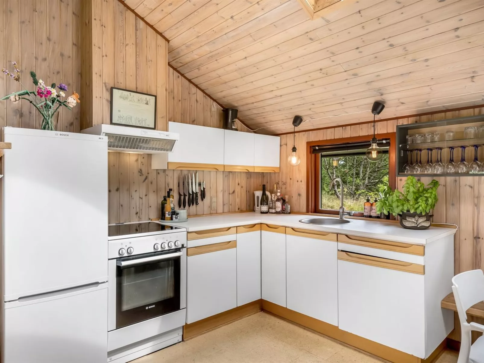 "Regine" - 1.1km to the fjord-Inside