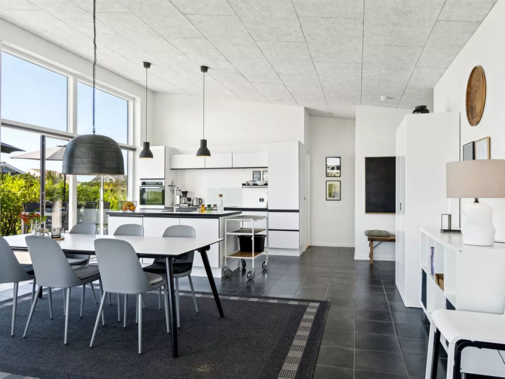 "Bæver" - 200m from the sea-Drinnen