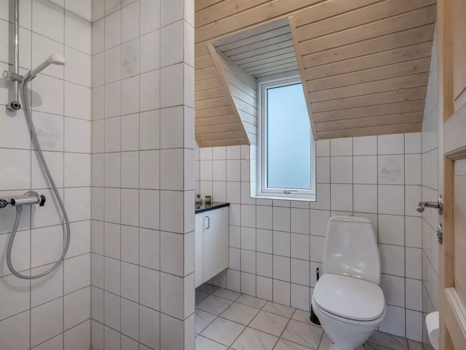 "Hunved" -  from the sea-Dedans