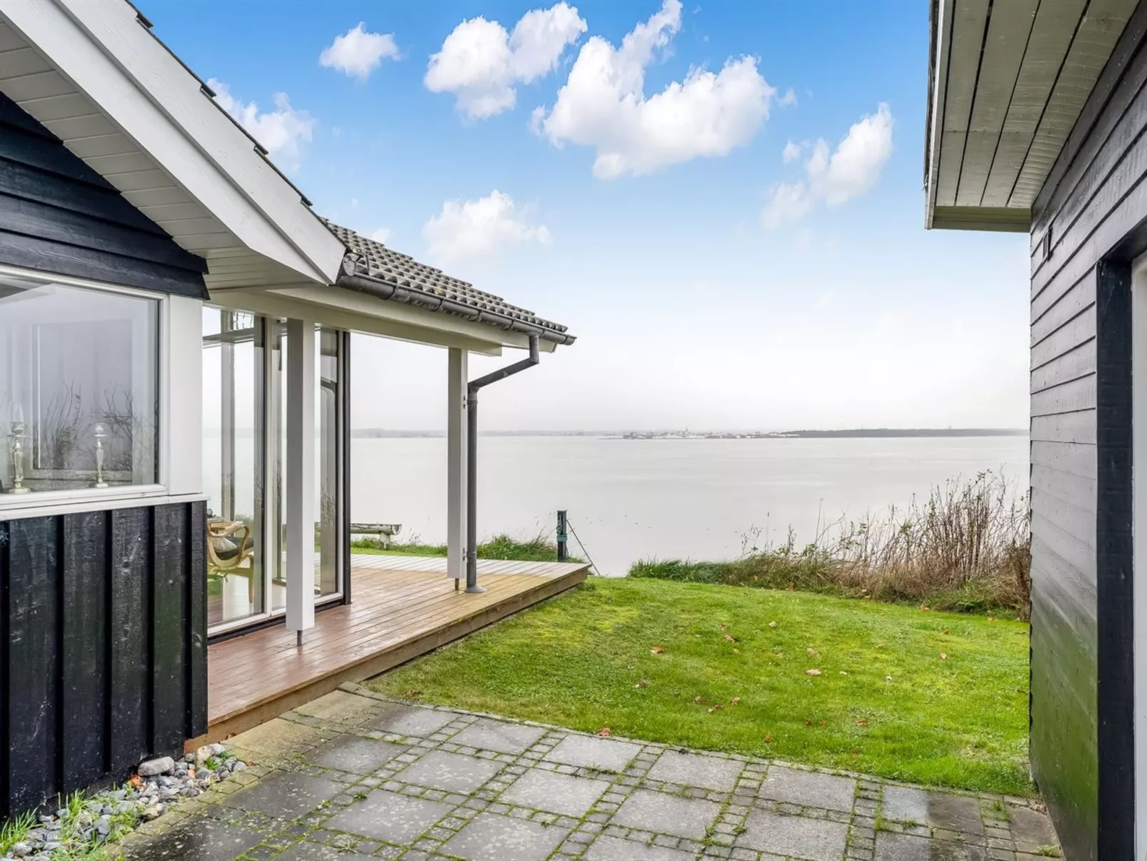 "Næwe" - 10m to the fjord-Draußen