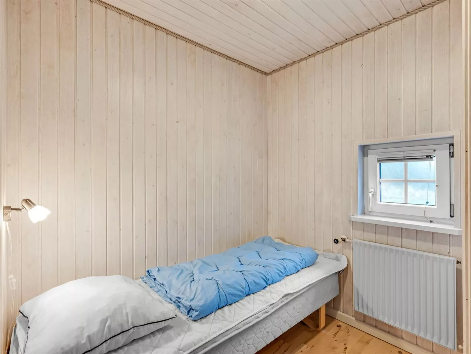 "Alexandria" -  from the sea-Dedans