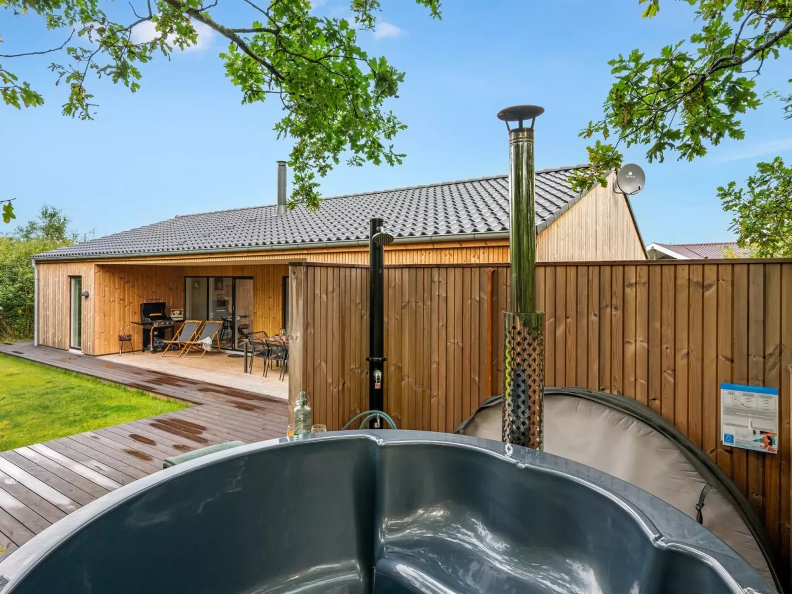 "Liutulf" - 350m to the fjord-Dedans