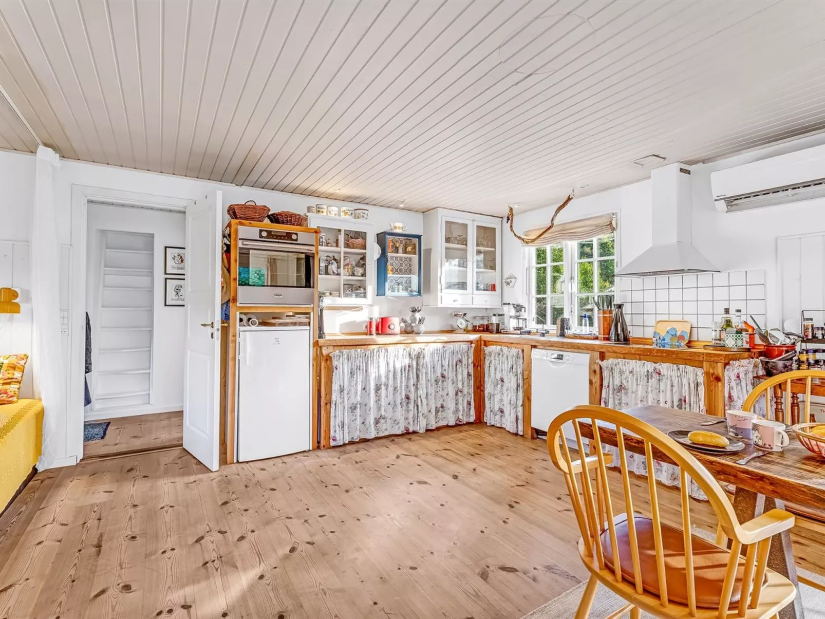 "Heraldine" - 400m from the sea-Dedans