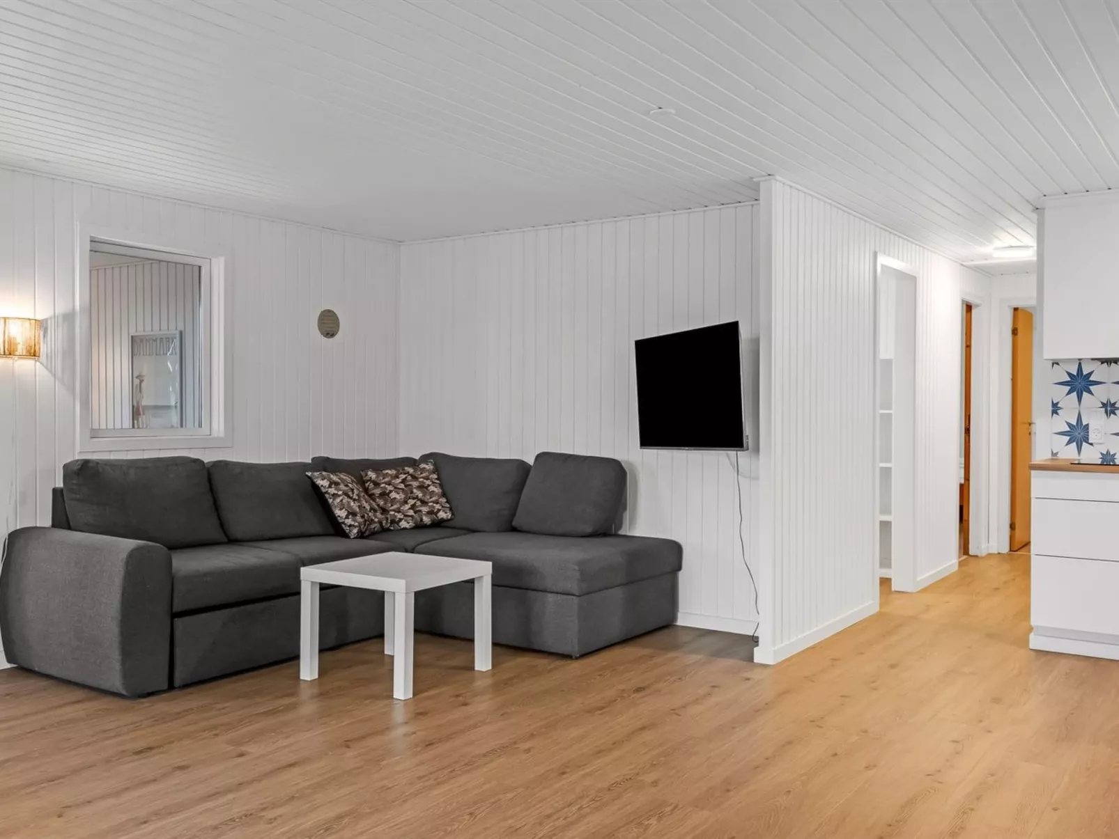 "Knud" - 2.5km from the sea-Inside