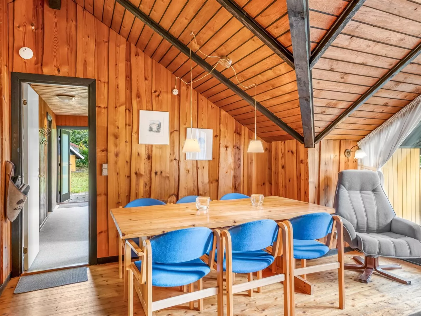 "Amila" - 30km from the sea-Inside