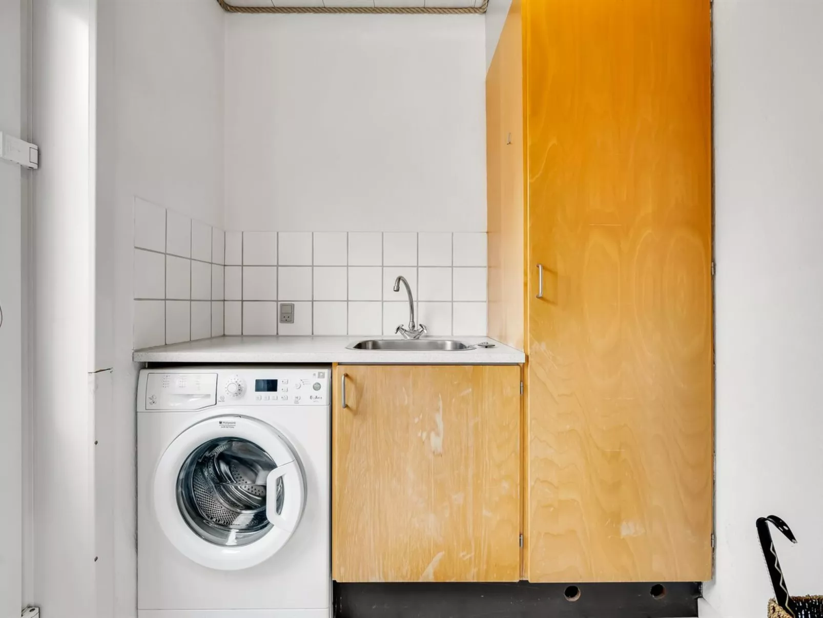 "Trpana" - 1km to the fjord-Drinnen