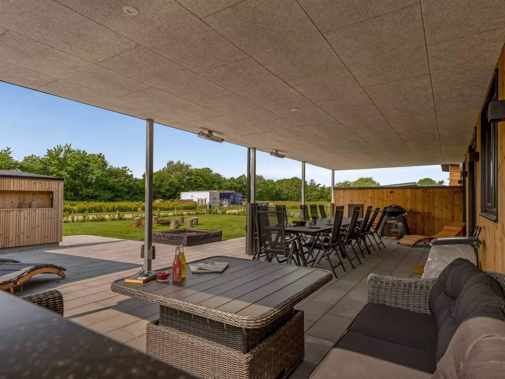 "Elevus" -  from the sea-Outside