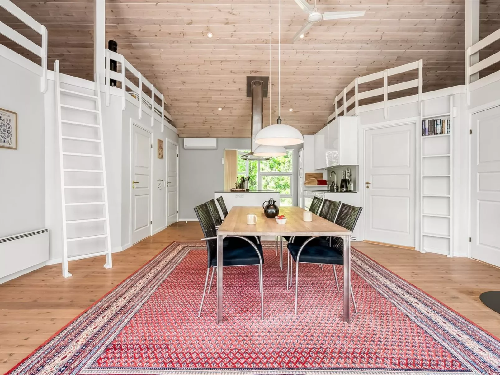 "Hellin" - 175m from the sea-Inside