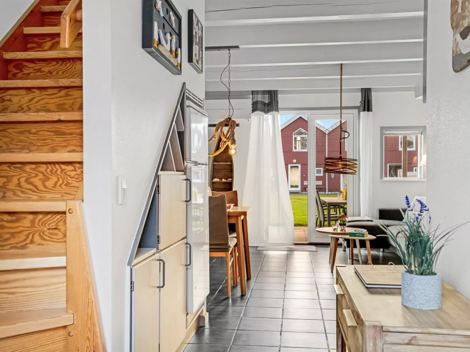 "Vincent" -  from the sea-Drinnen