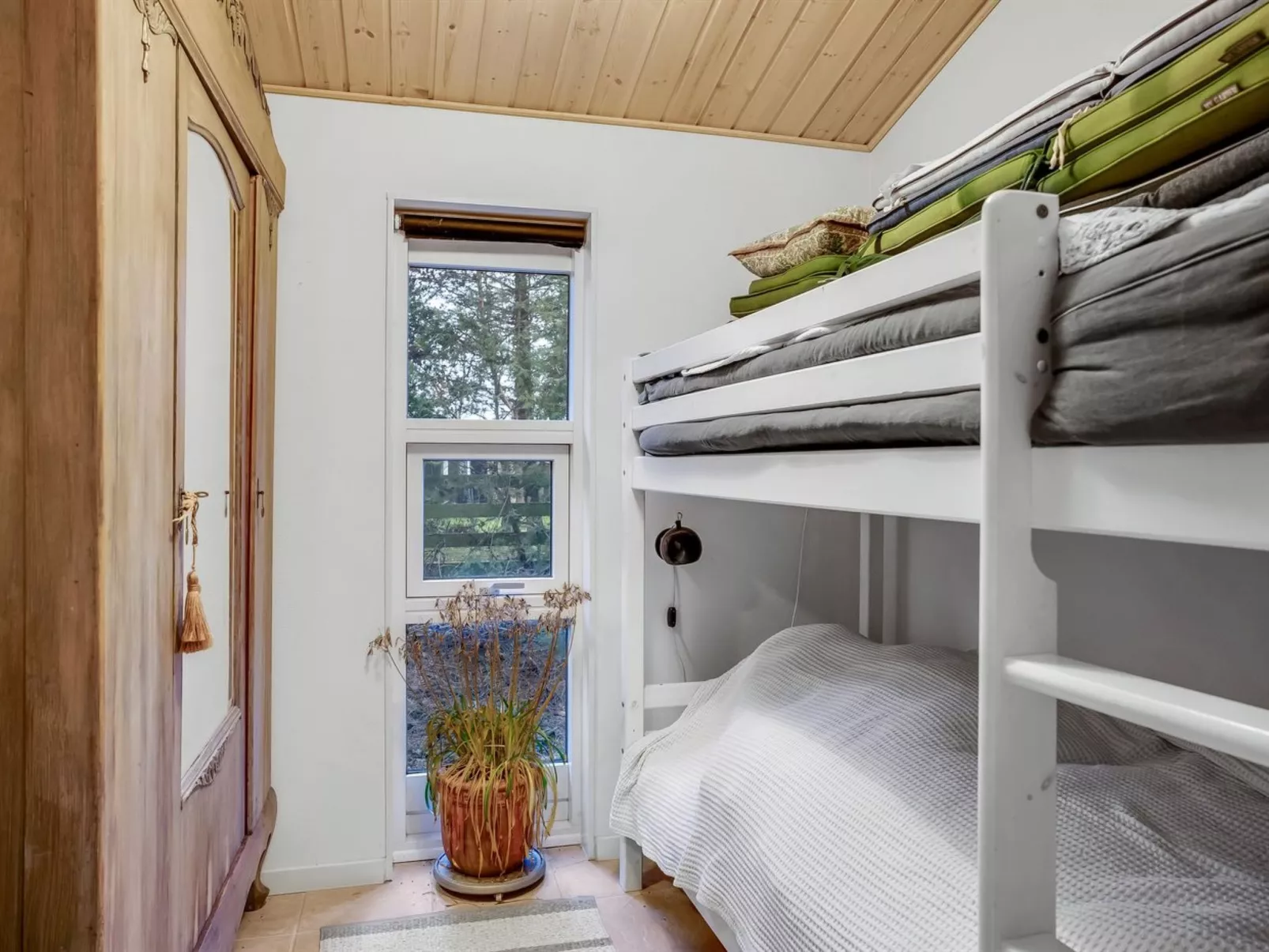 "Floora" - 20m from the sea-Inside