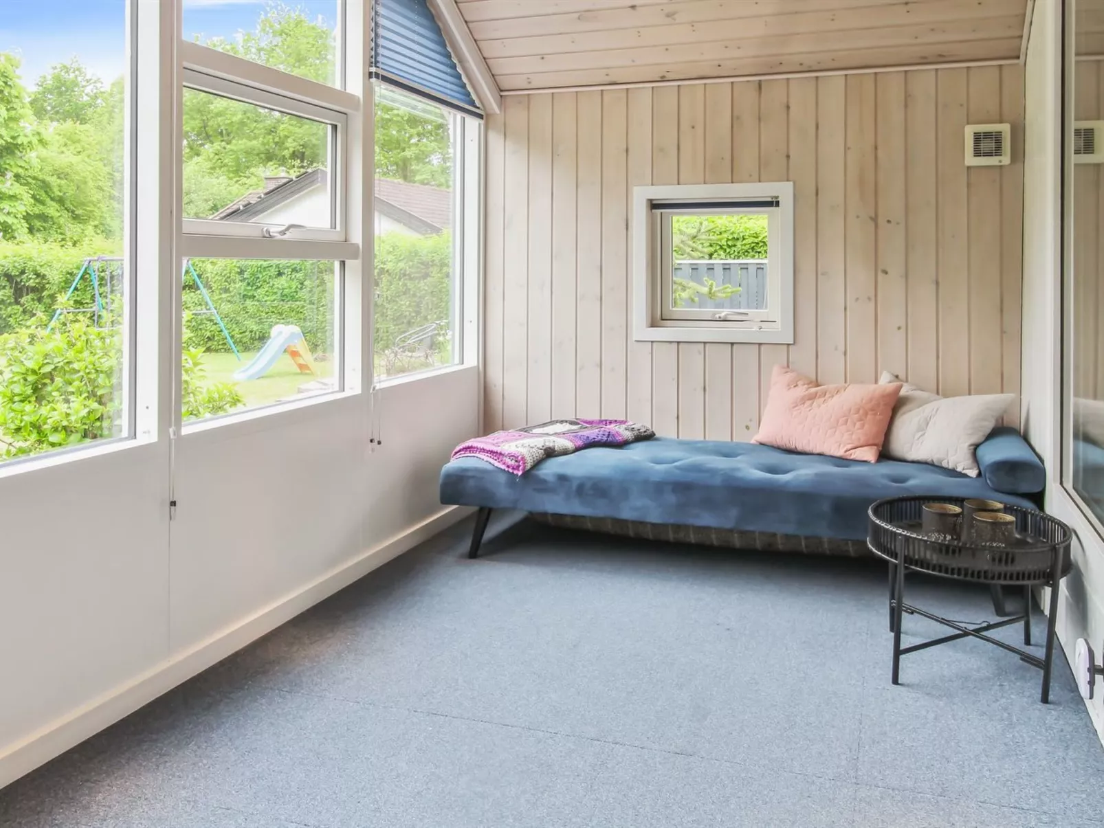 "Lenya" - 33km from the sea-Drinnen