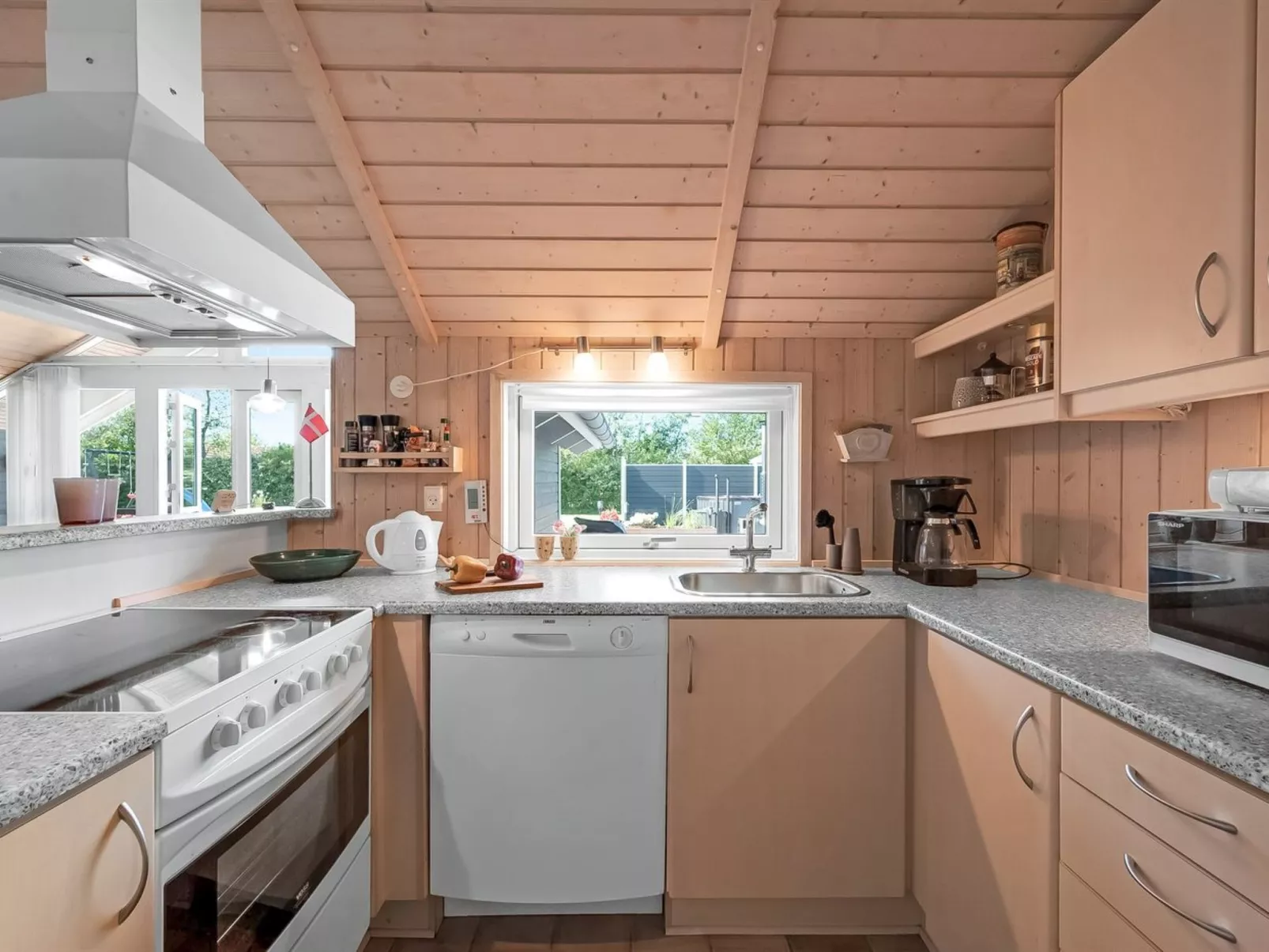 "Kuisma" - 1.1km to the fjord-Dedans