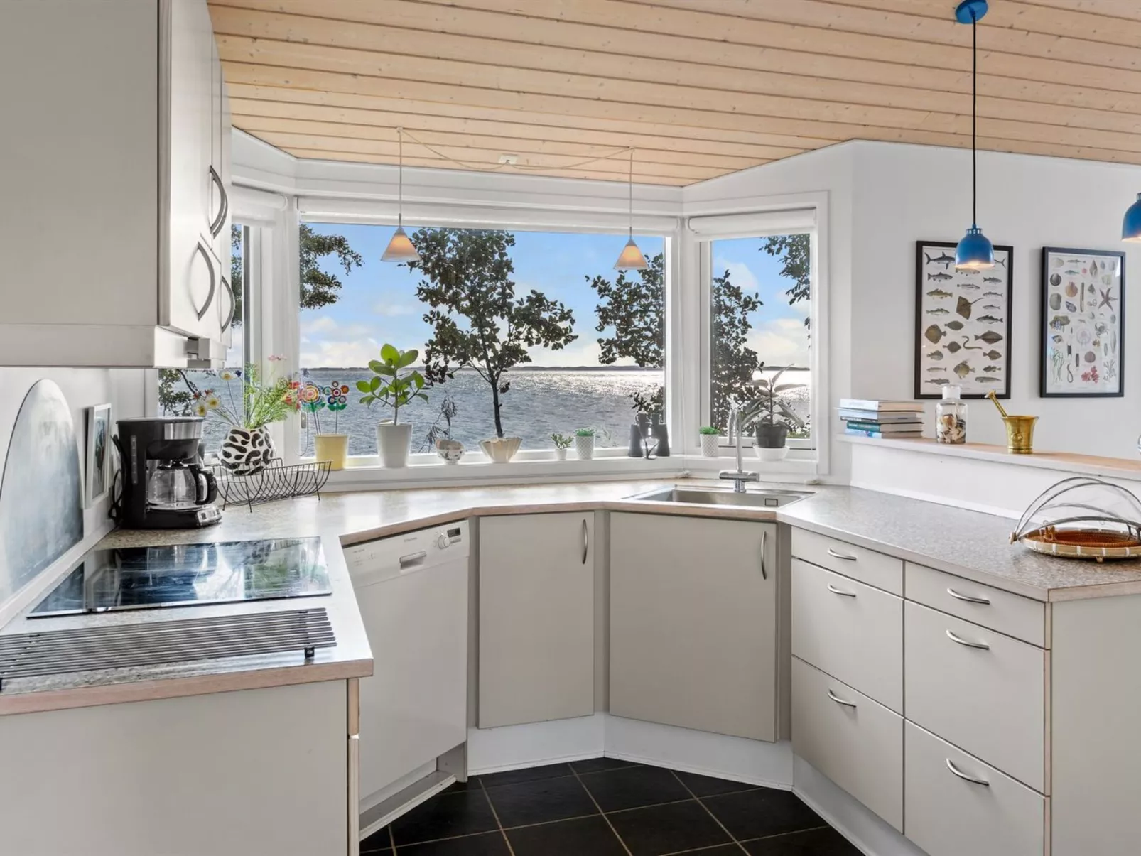 "Harthwik" - 10m from the sea-Drinnen