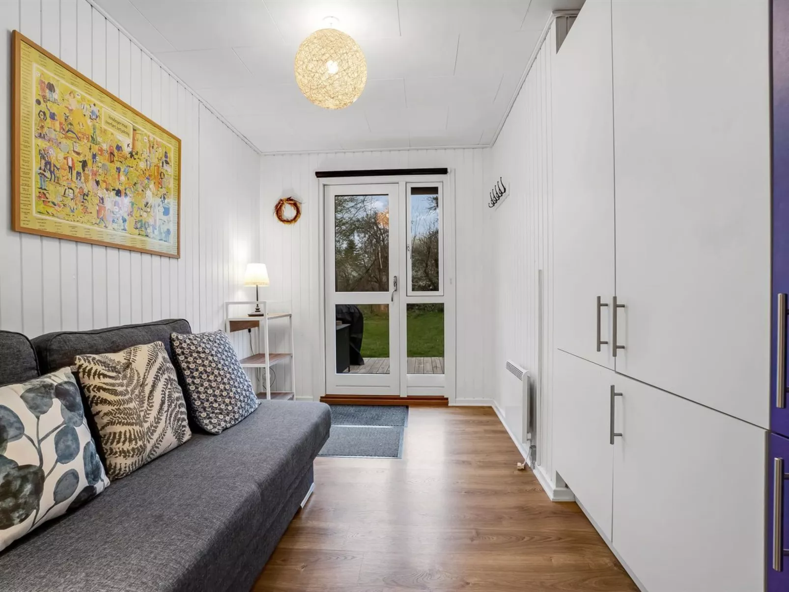 "Arise" - 700m from the sea-Drinnen