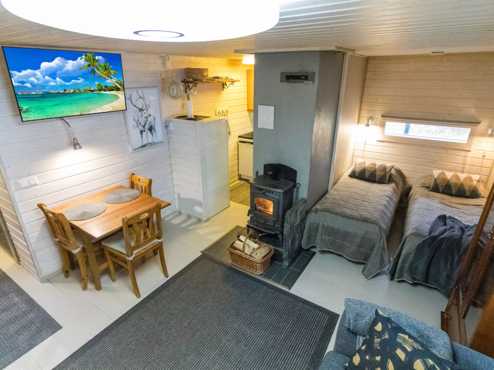 Lystikämän tupa-Dedans