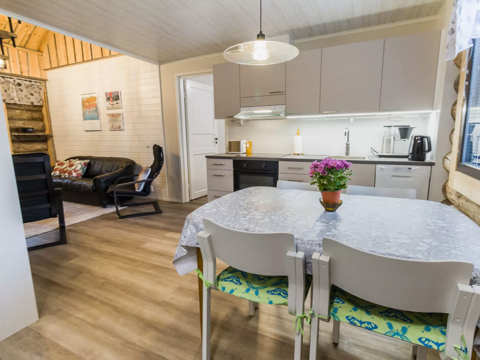 Kantapää d2-Dedans